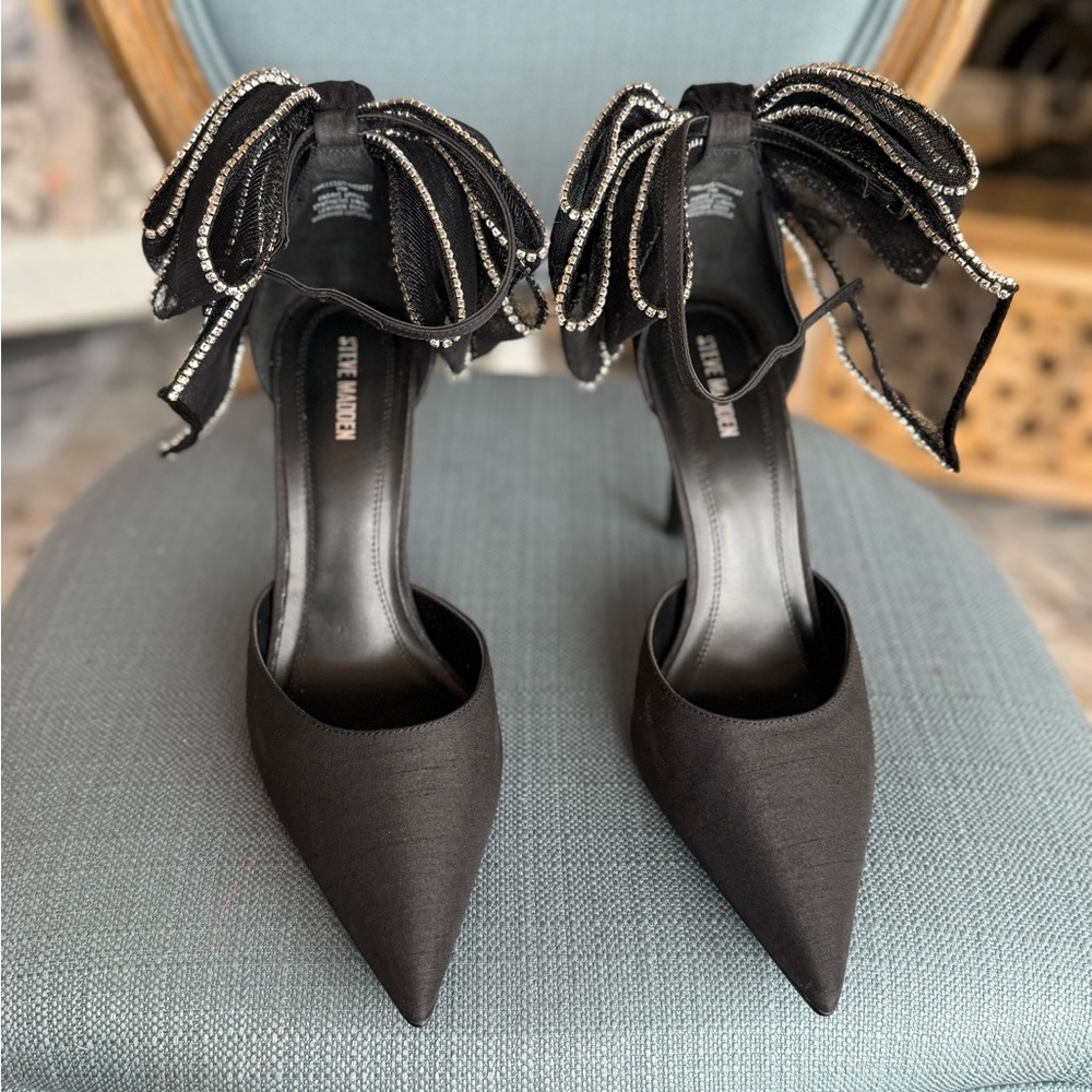 Elegant pointy toe pumps ankle strap with bow detail timeless beauty black heels